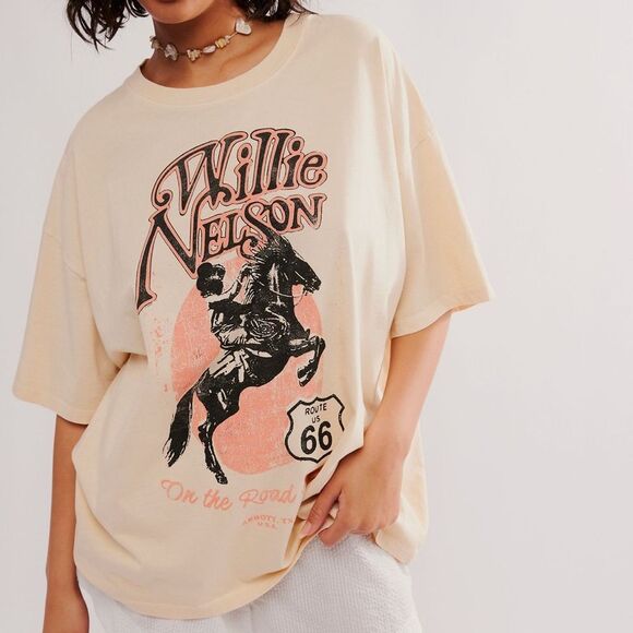 Daydreamer Tops - Free People x Daydreamer Willie Nelson Route 66 One Size Tee in Sand